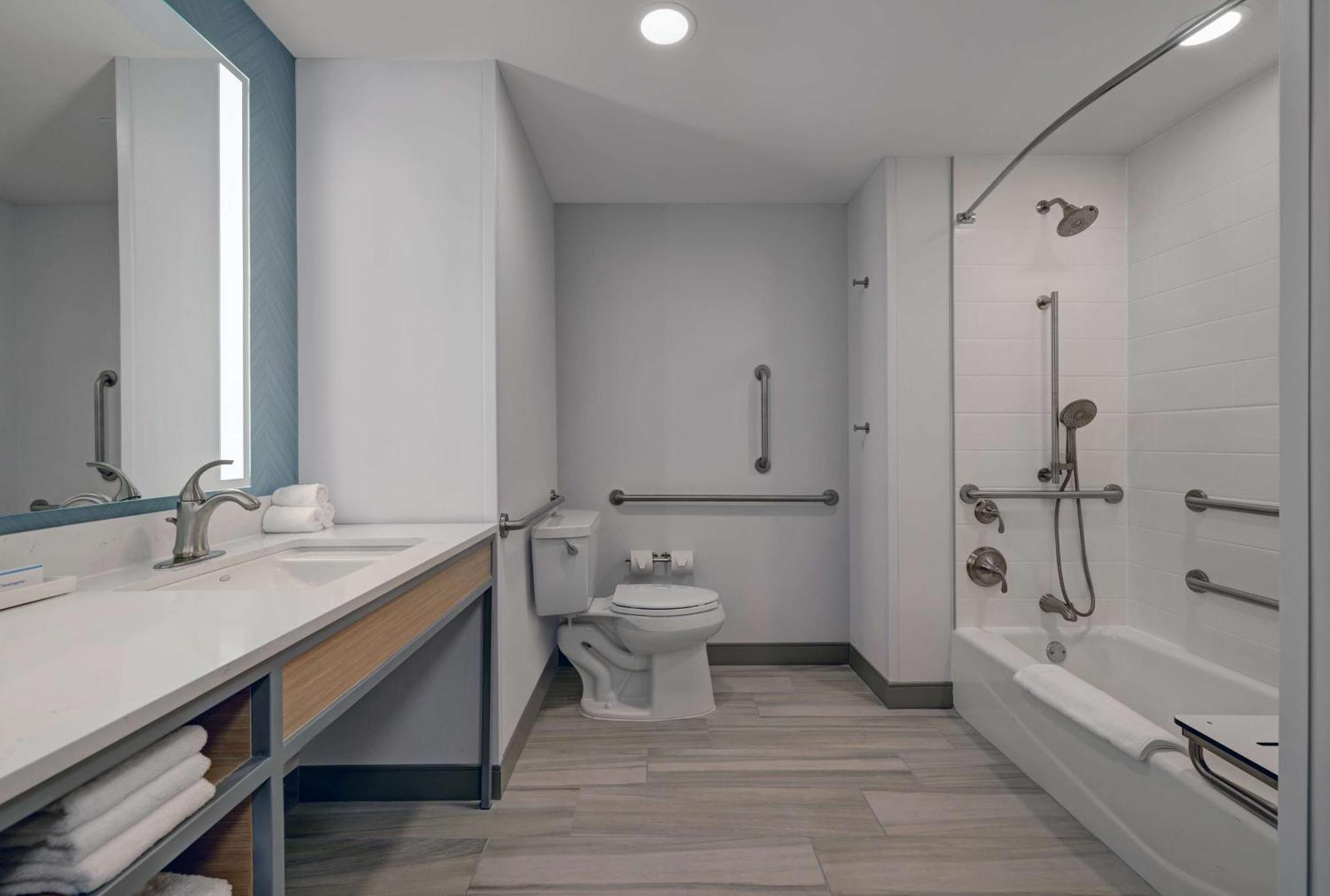 Hilton Garden Inn Manassas Bagian luar foto