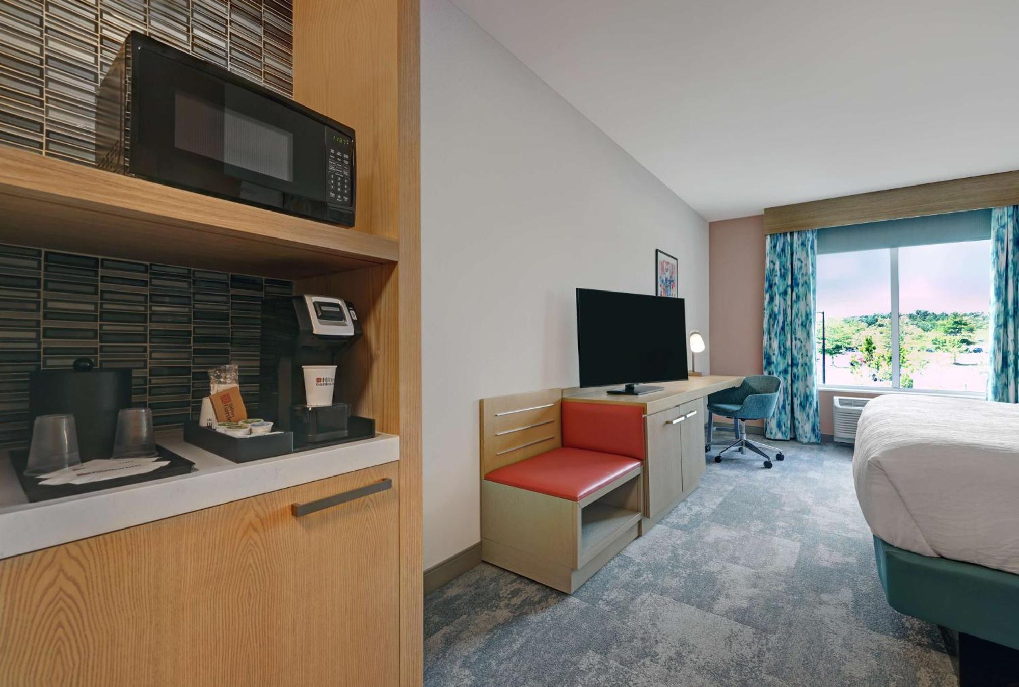 Hilton Garden Inn Manassas Bagian luar foto
