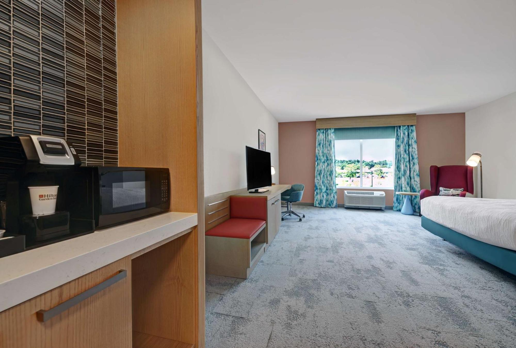 Hilton Garden Inn Manassas Bagian luar foto