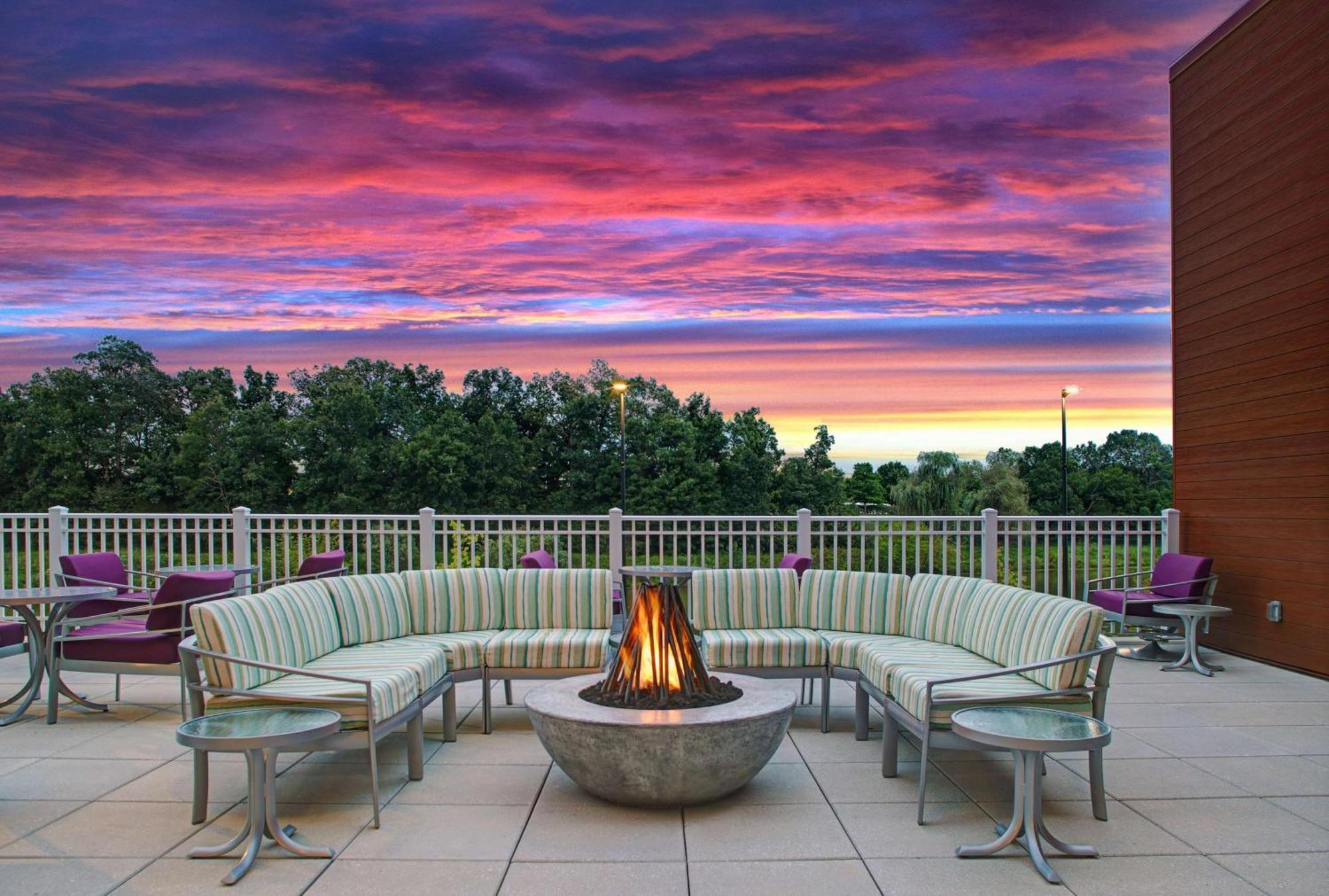 Hilton Garden Inn Manassas Bagian luar foto